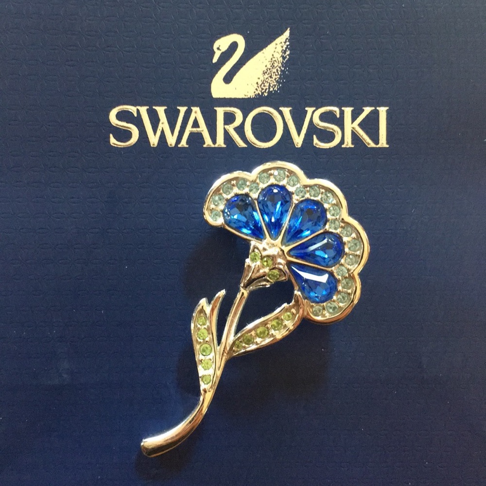 Authentic Swarovski Crystal Pin - Picture 7 of 7